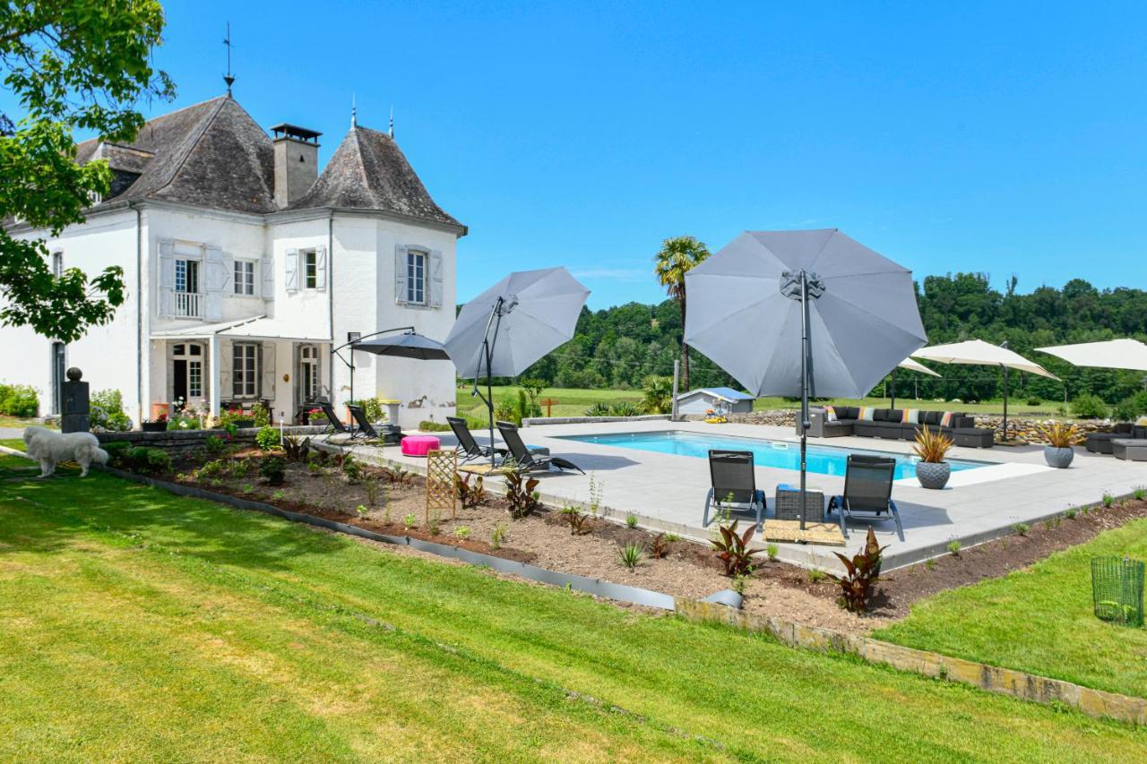 Chateau De Heaas Feas Exterior photo